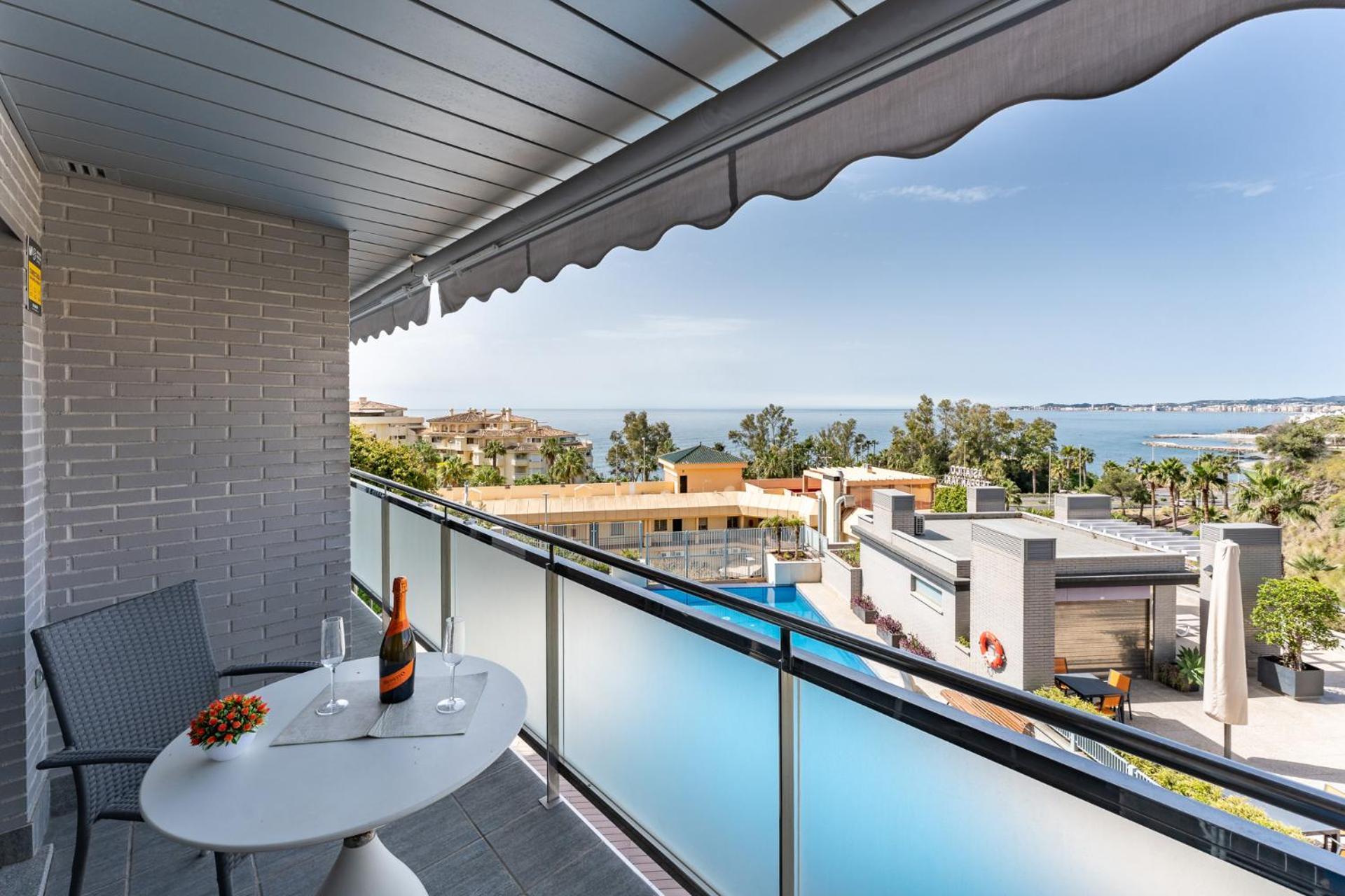 Malagasuite Timon Sea Views เบนัลมาเดนา ภายนอก รูปภาพ